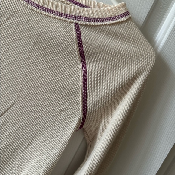 Free People Top, XS, Tan and Burgundy Stitching, Long Sleeves, Raglan NWOT - Picture 6 of 15
